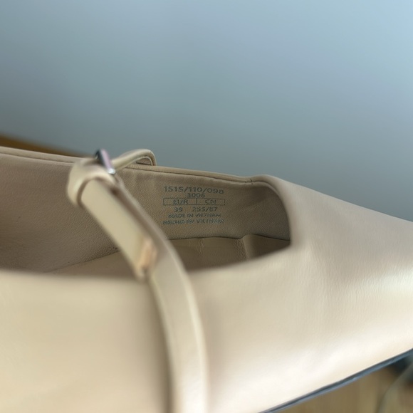 Zara Beige Pointed Flats - Picture 16 of 16